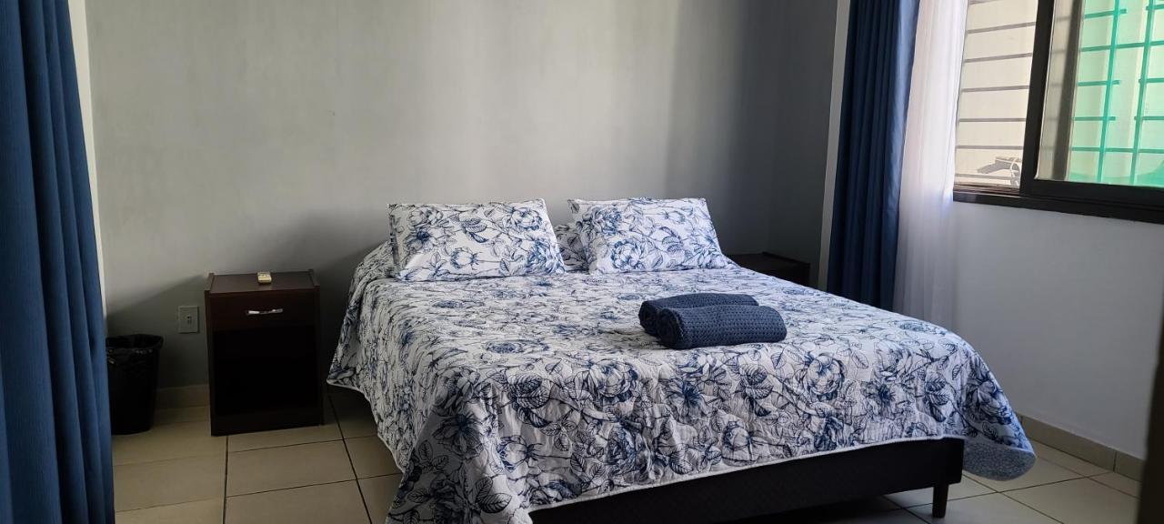 Hostal Backpackers Travelero Hotel Санта Крус де ла Сиера Екстериор снимка